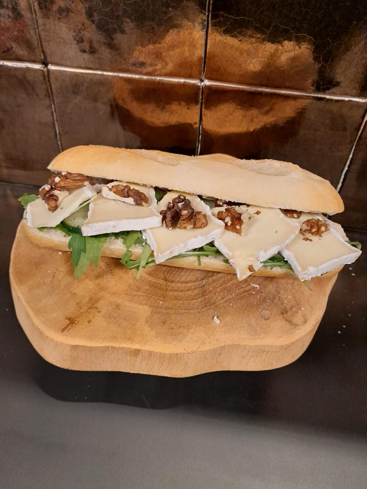 Pistolet Brie & Walnoot